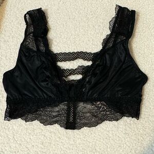 NWT Victoria Secret black bralette size Small